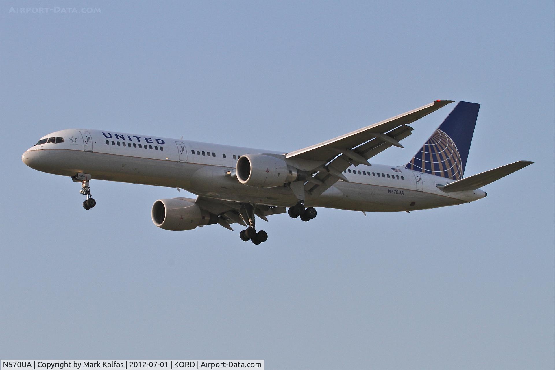 N570UA, 1992 Boeing 757-200(F) C/N 26678, United Airlines Boeing 757-222, UAL940 arriving from Denver/KDEN on RWY 28 at Chicago's O'Hare / KORD.