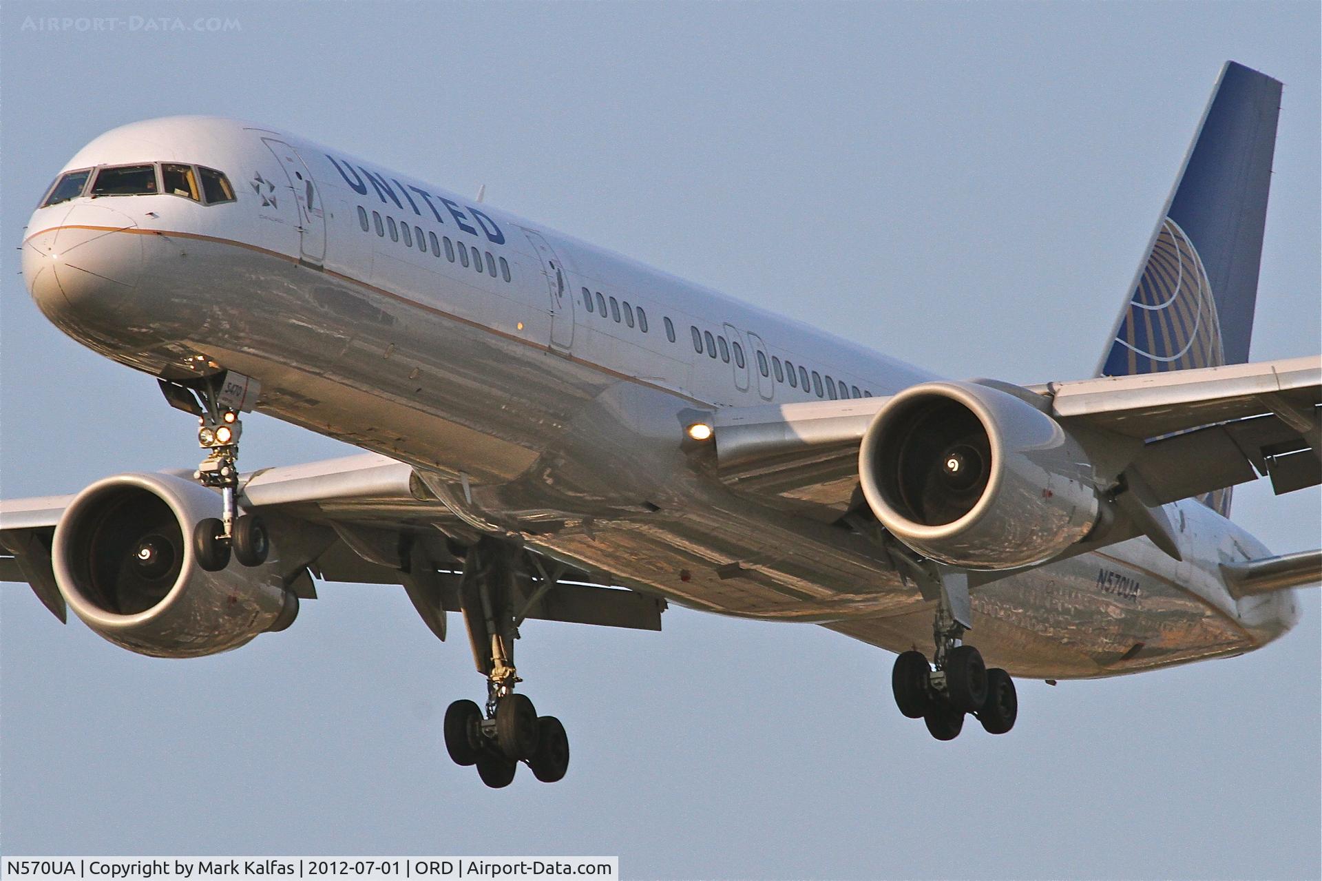 N570UA, 1992 Boeing 757-200(F) C/N 26678, United Airlines Boeing 757-222, UAL940 arriving from Denver/KDEN on RWY 28 at Chicago's O'Hare / KORD.
