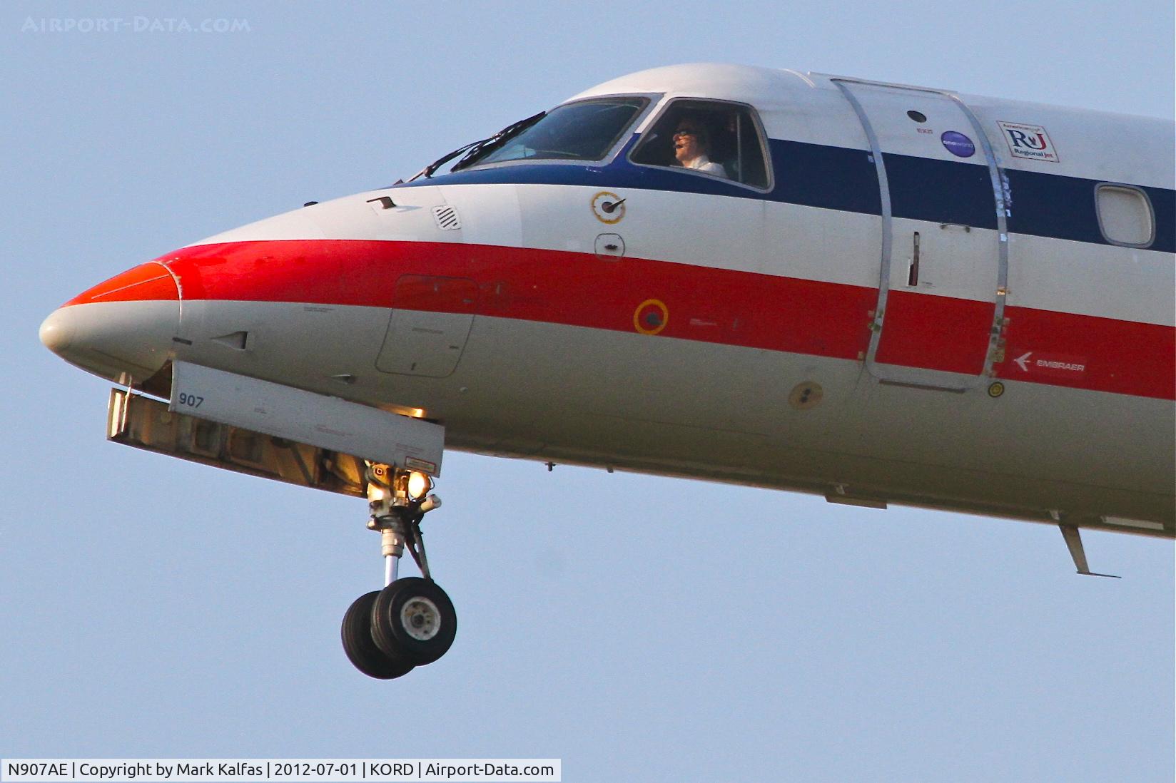 N907AE, 2005 Embraer ERJ-145LR (EMB-145LR) C/N 14500895, American Eagle Embraer EMB-145LR, EGF3919 arriving from Little Rock - Adams Field /KLIT, RWY 28 approach KORD.