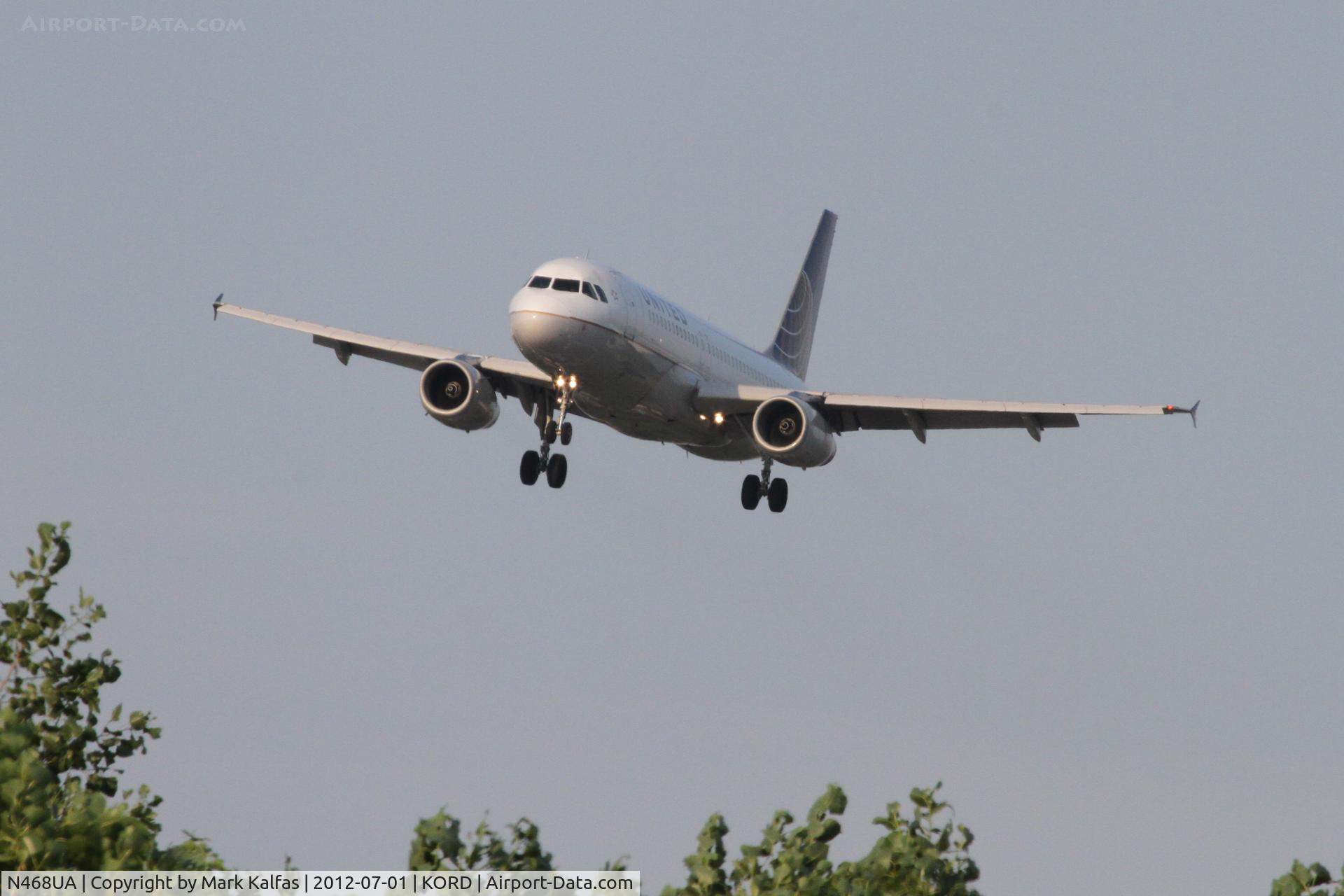 N468UA, 2000 Airbus A320-232 C/N 1363, United Airlines Airbus A320-232, UAL515 arriving from Tampa conducting a series of 