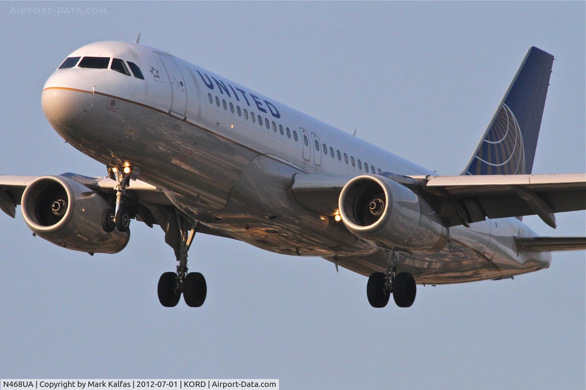 N468UA, 2000 Airbus A320-232 C/N 1363, United Airlines Airbus A320-232, UAL515 arriving from Tampa conducting a series of 