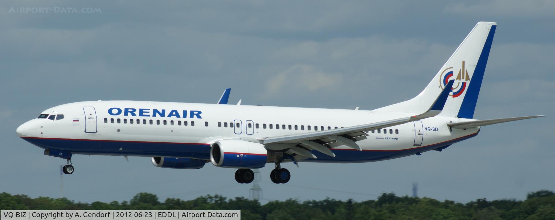 VQ-BIZ, 2001 Boeing 737-86N C/N 28645, Orenair, on short finals at Düsseldorf Int´l (EDDL)