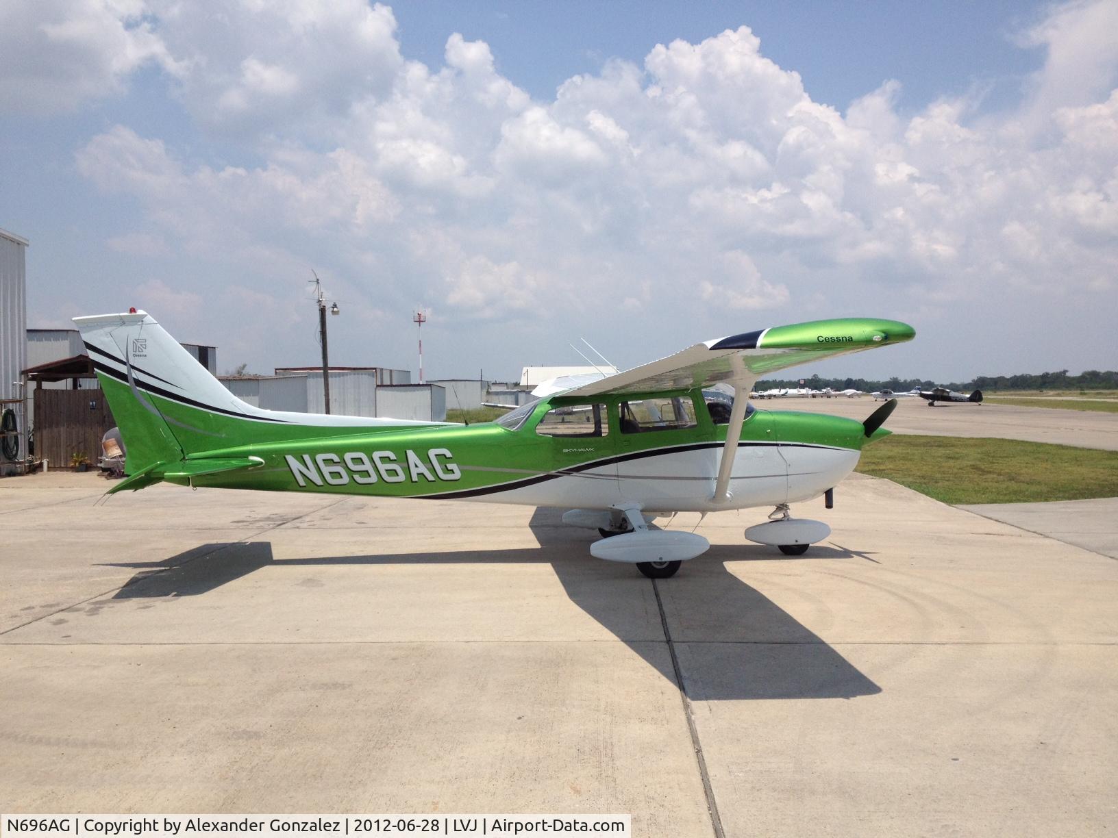 N696AG, 1973 Cessna 172M Skyhawk C/N 17261326, Recently painted and new interior.