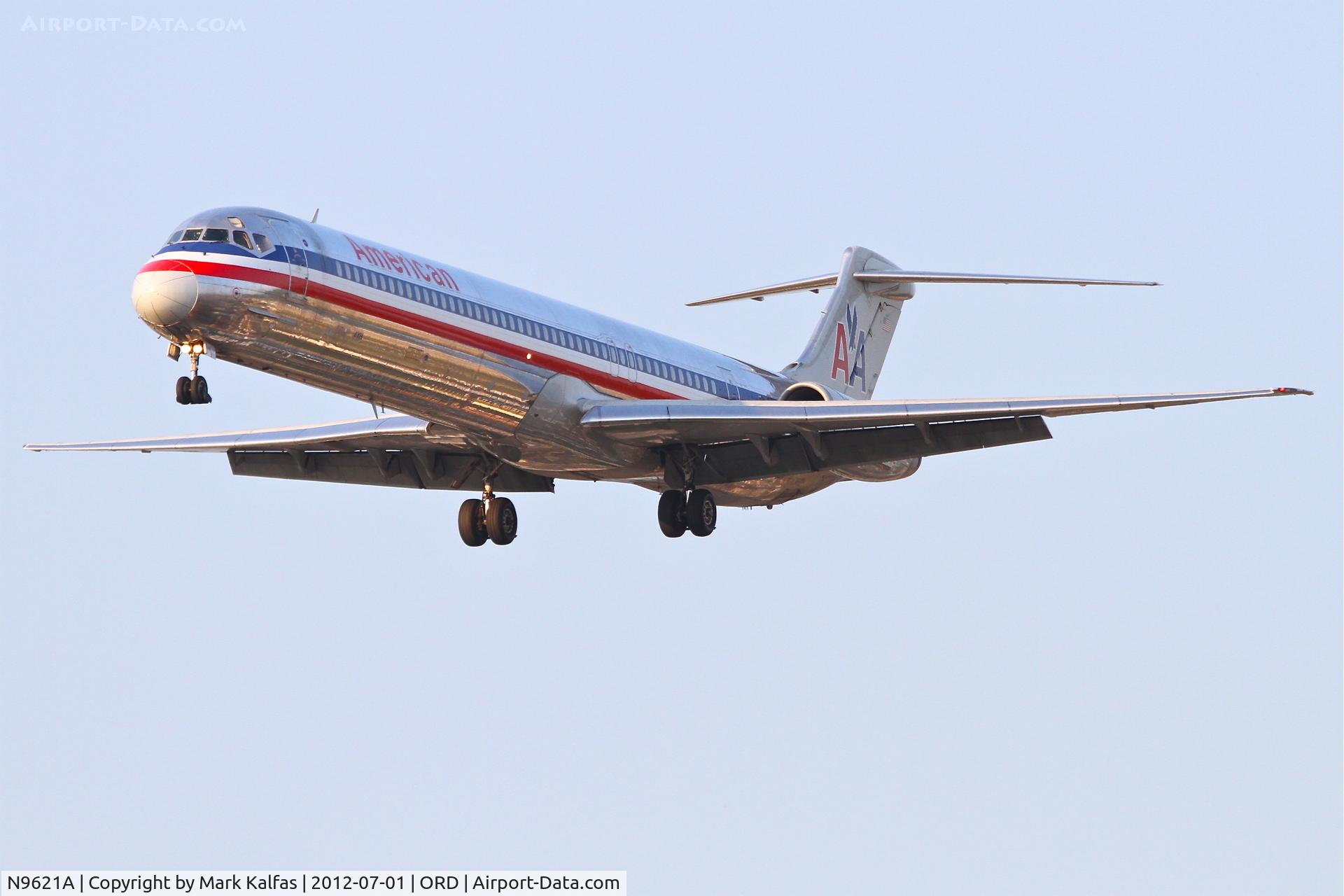 N9621A, 1998 McDonnell Douglas MD-83 (DC-9-83) C/N 53592, American Airlines Mcdonnell Douglas DC-9-83, AAL2402 arriving from Austin-Bergstrom Int'l /KAUS, RWY 28 approach KORD.