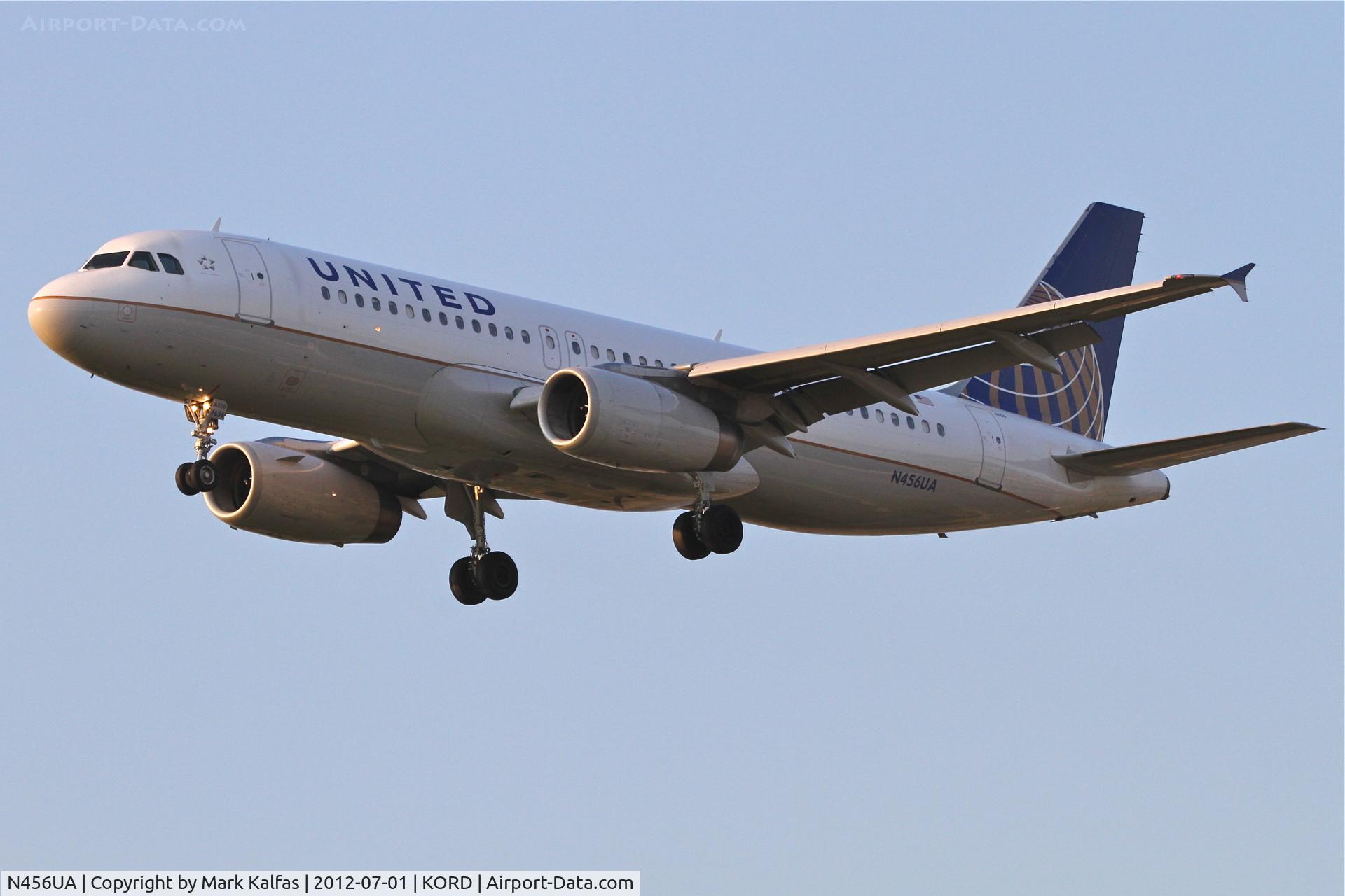 N456UA, 1999 Airbus A320-232 C/N 1128, United Airlines Airbus A320-232, UAL462 arriving from Santa Ana, CA -John Wayne Airport/KSNA, RWY 28 approach KORD.