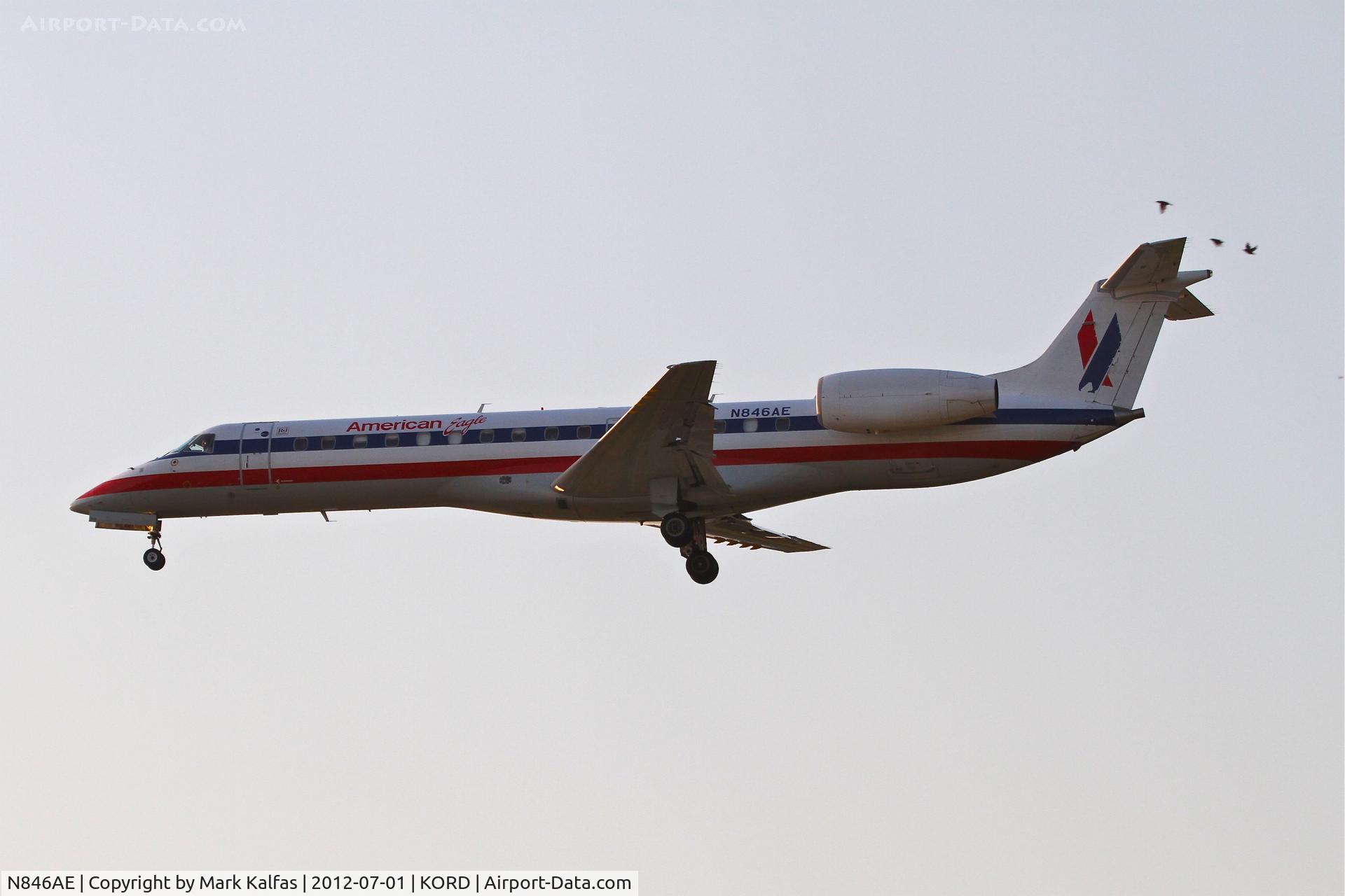 N846AE, 2003 Embraer ERJ-140LR (EMB-135KL) C/N 145692, American Eagle Embraer EMB-135KL, EGF4383 arriving from Charlottesville-Albemarle /KCHO, RWY 28 approach KORD.