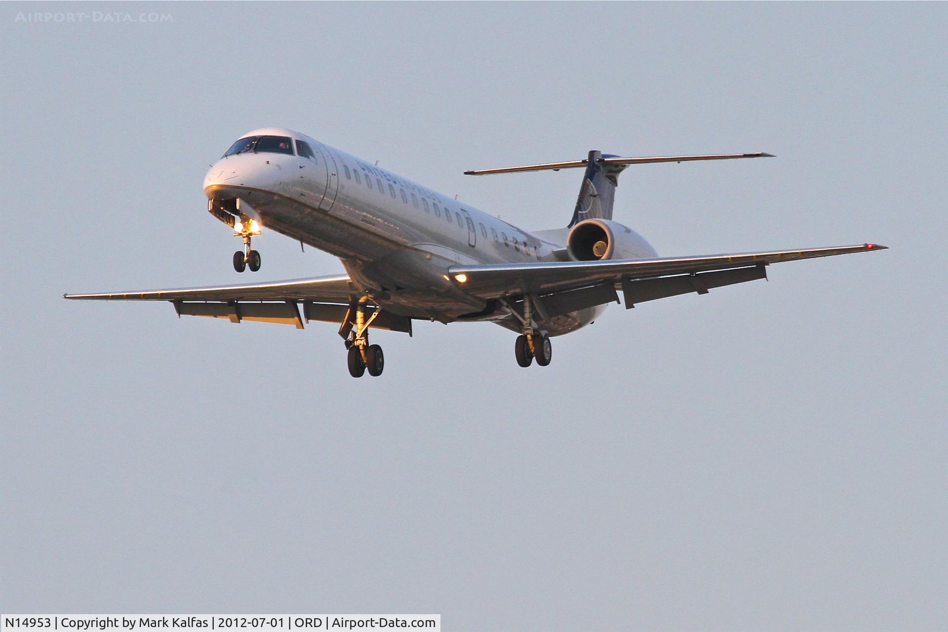 N14953, 1998 Embraer ERJ-145LR (EMB-145LR) C/N 145071, ExpressJet/United Express Embraer EMB-145LR, ASQ5845 arriving from Mc Ghee Tyson /KTYS, RWY 28 approach KORD.