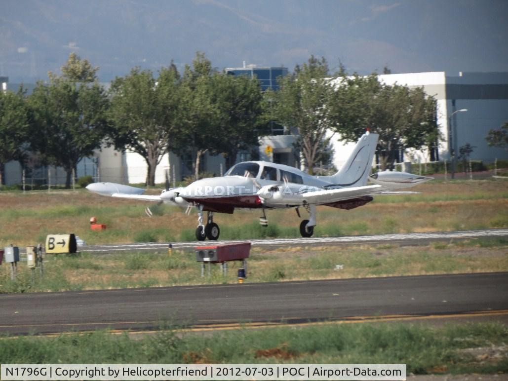 N1796G, 1975 Cessna 310R C/N 310R0048, Take off roll on 26L