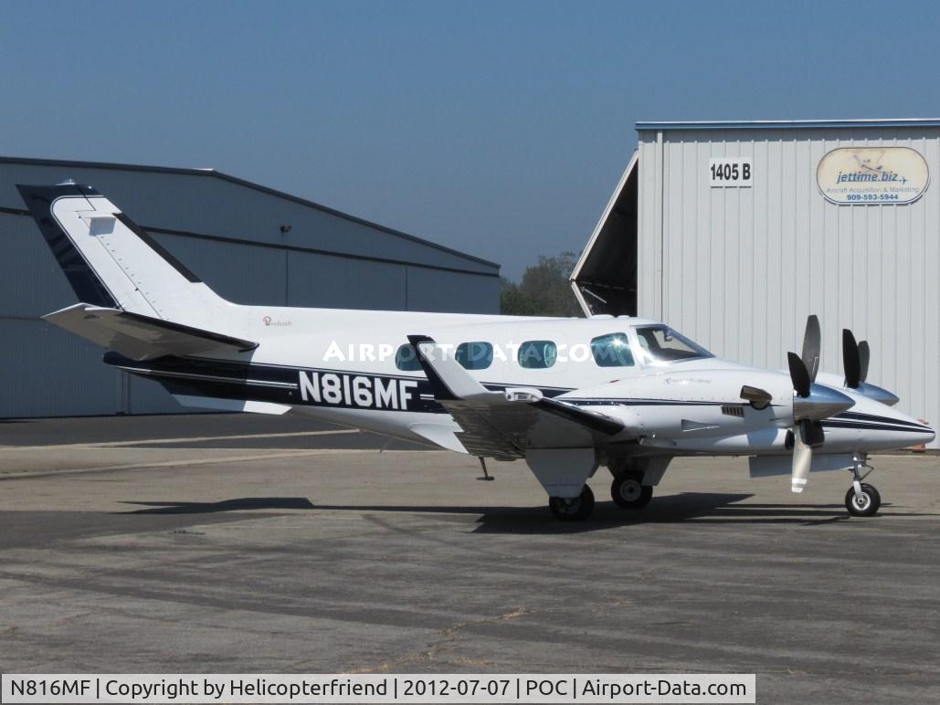 N816MF, 1981 Beech B-60 Duke C/N P-577, Getting ready to board and fly