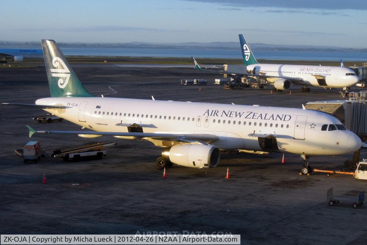 ZK-OJA, 2003 Airbus A320-232 C/N 2085, Nice morning sun