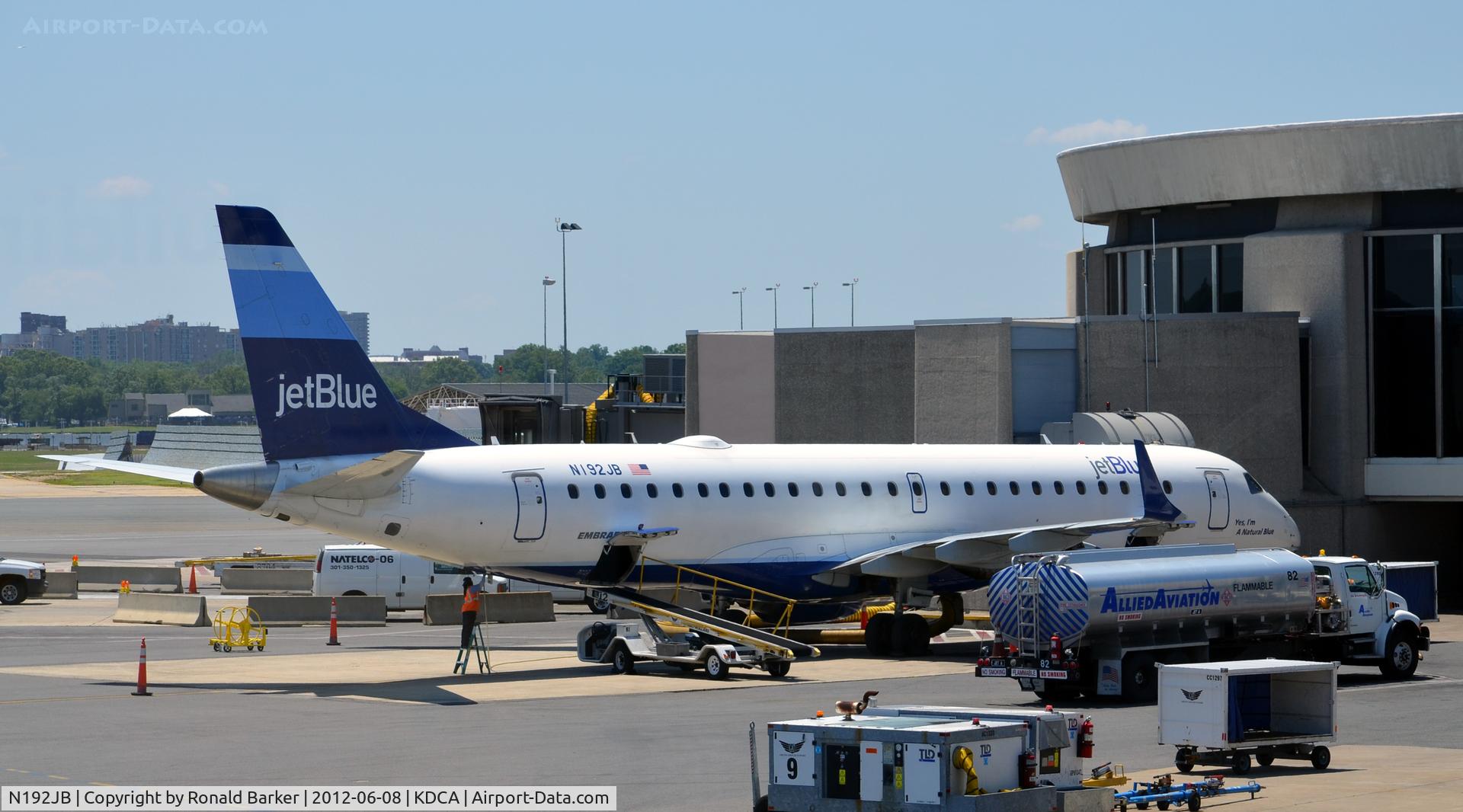 N192JB, 2005 Embraer 190AR (ERJ-190-100IGW) C/N 19000014, Park DCA