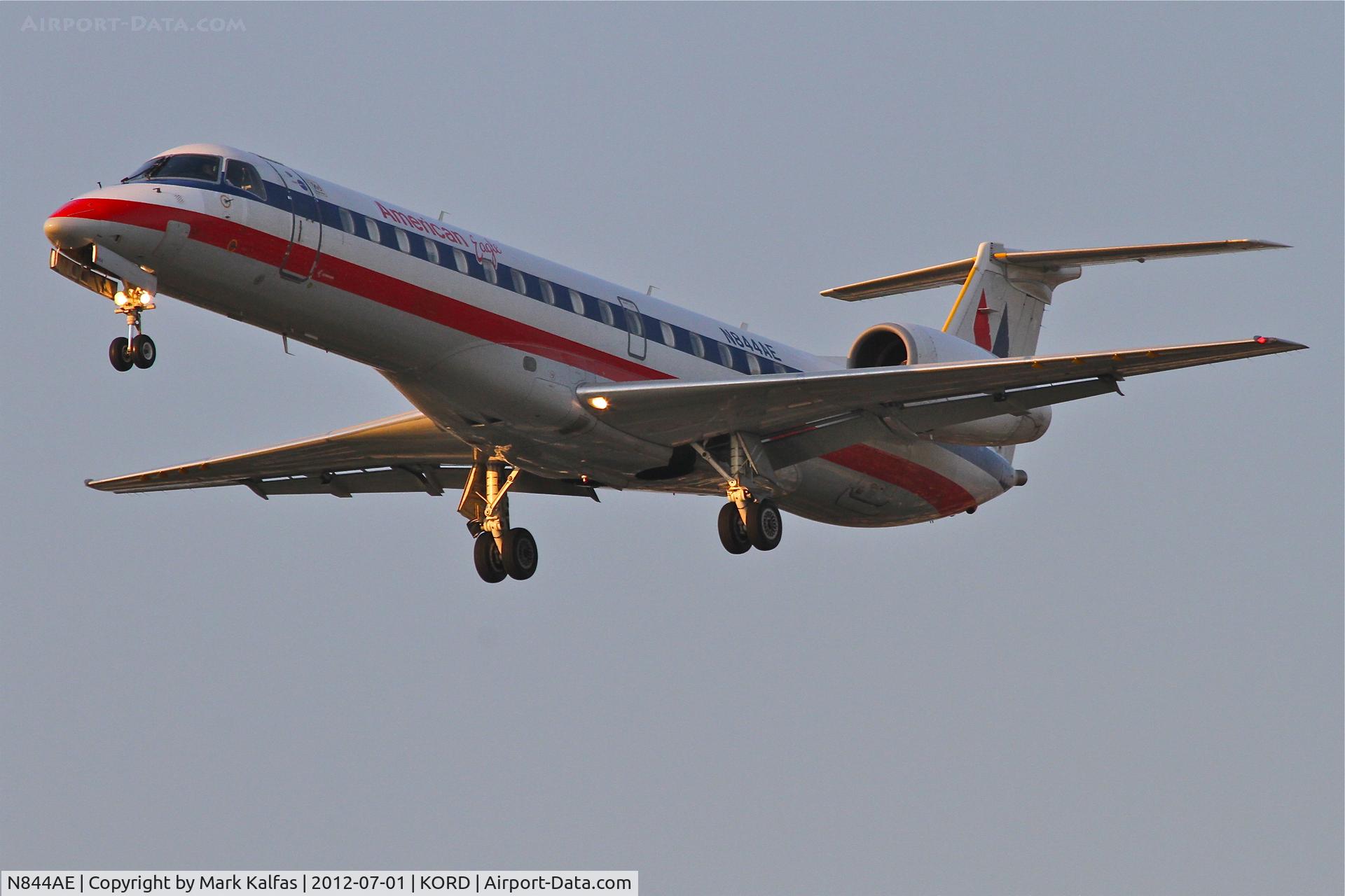 N844AE, 2003 Embraer ERJ-140LR (EMB-135KL) C/N 145682, American Eagle Embraer EMB-135KL, EGF4044 arriving from Northwest Arkansas Regional /KXNA, RWY 28 approach at O'Hare.