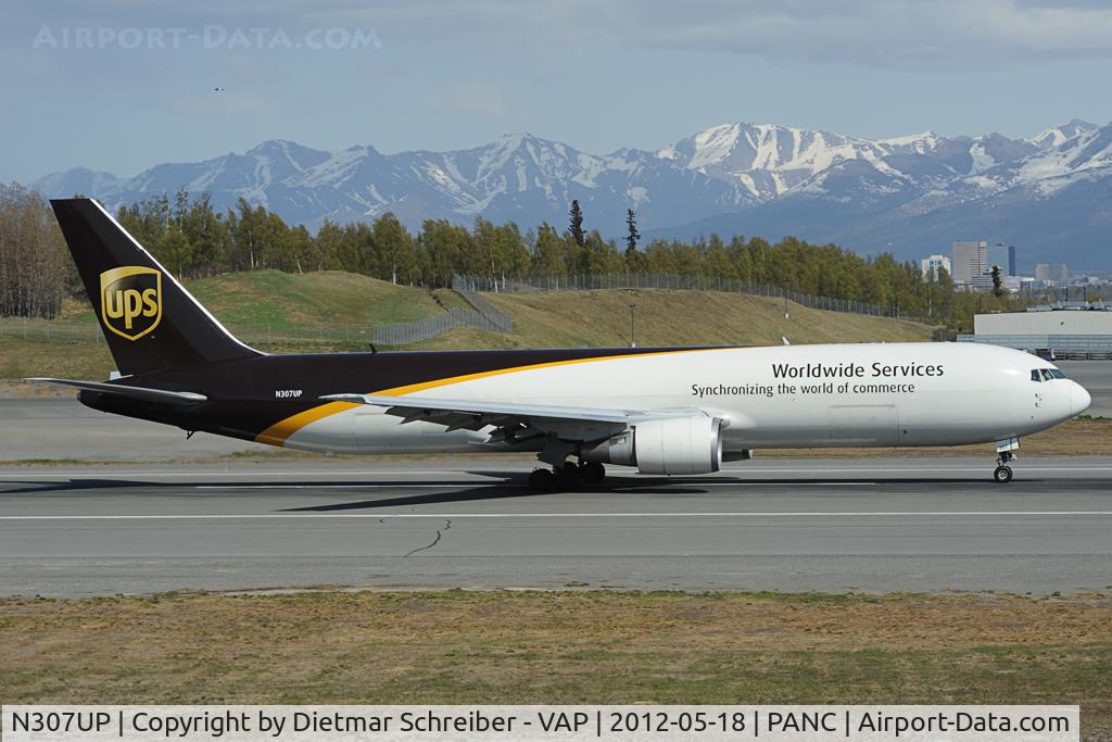 N307UP, 1996 Boeing 767-34AF C/N 27760, UPS Boeing 767-300