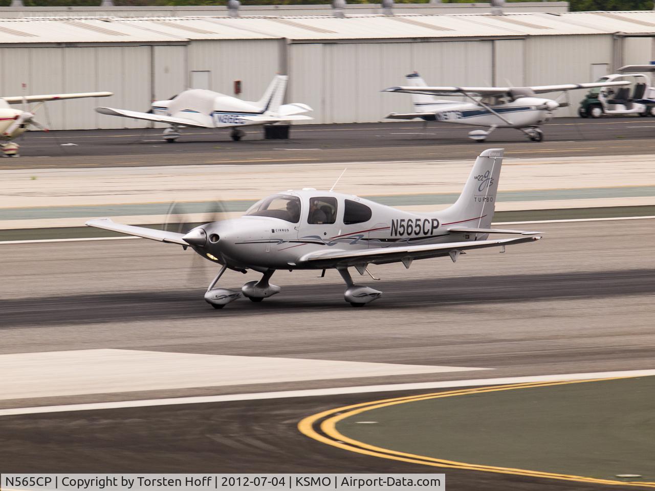 N565CP, Cirrus SR22 C/N 3334, N565CP departing from RWY 21