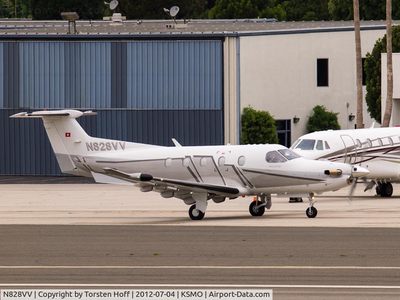 N828VV, 2007 Pilatus PC-12/47 C/N 826, N828VV taxiing