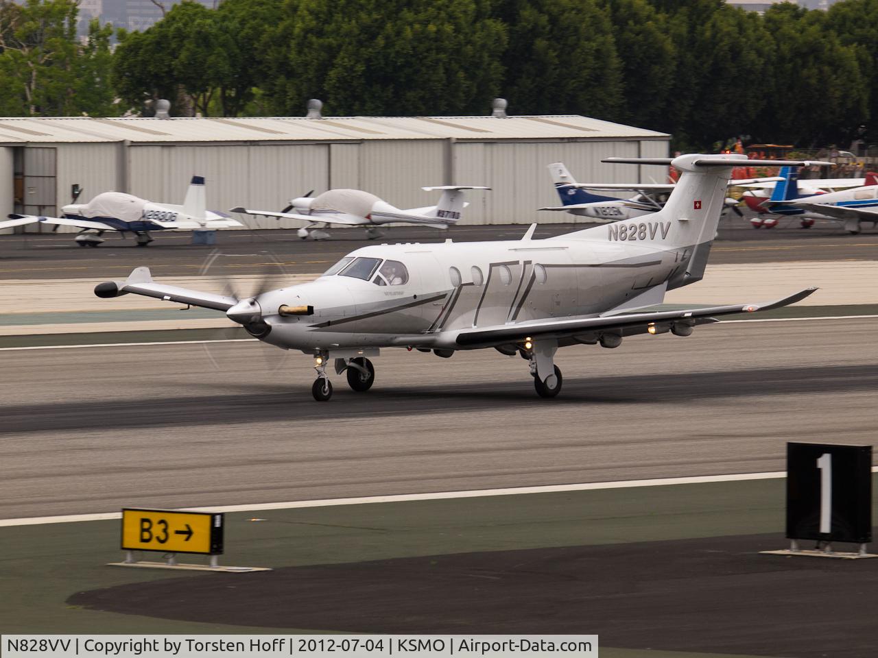 N828VV, 2007 Pilatus PC-12/47 C/N 826, N828VV departing from RWY 21