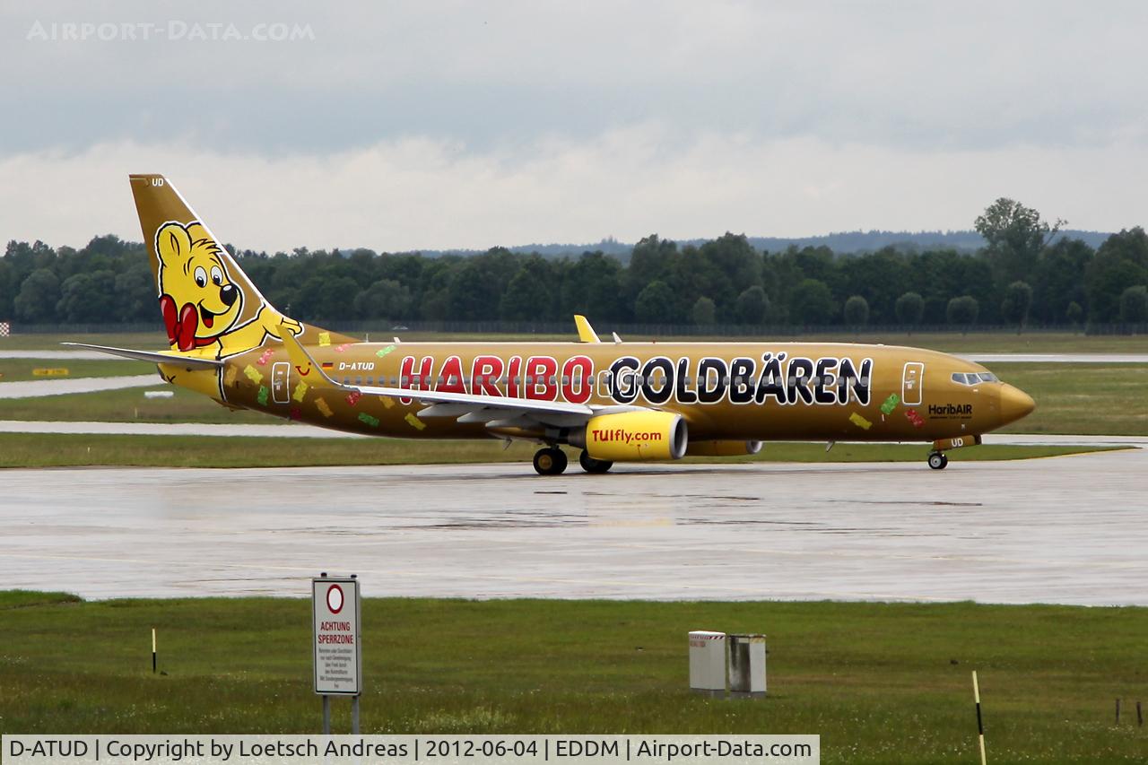 D-ATUD, 2006 Boeing 737-8K5 C/N 34685, Gold Bear in the rain