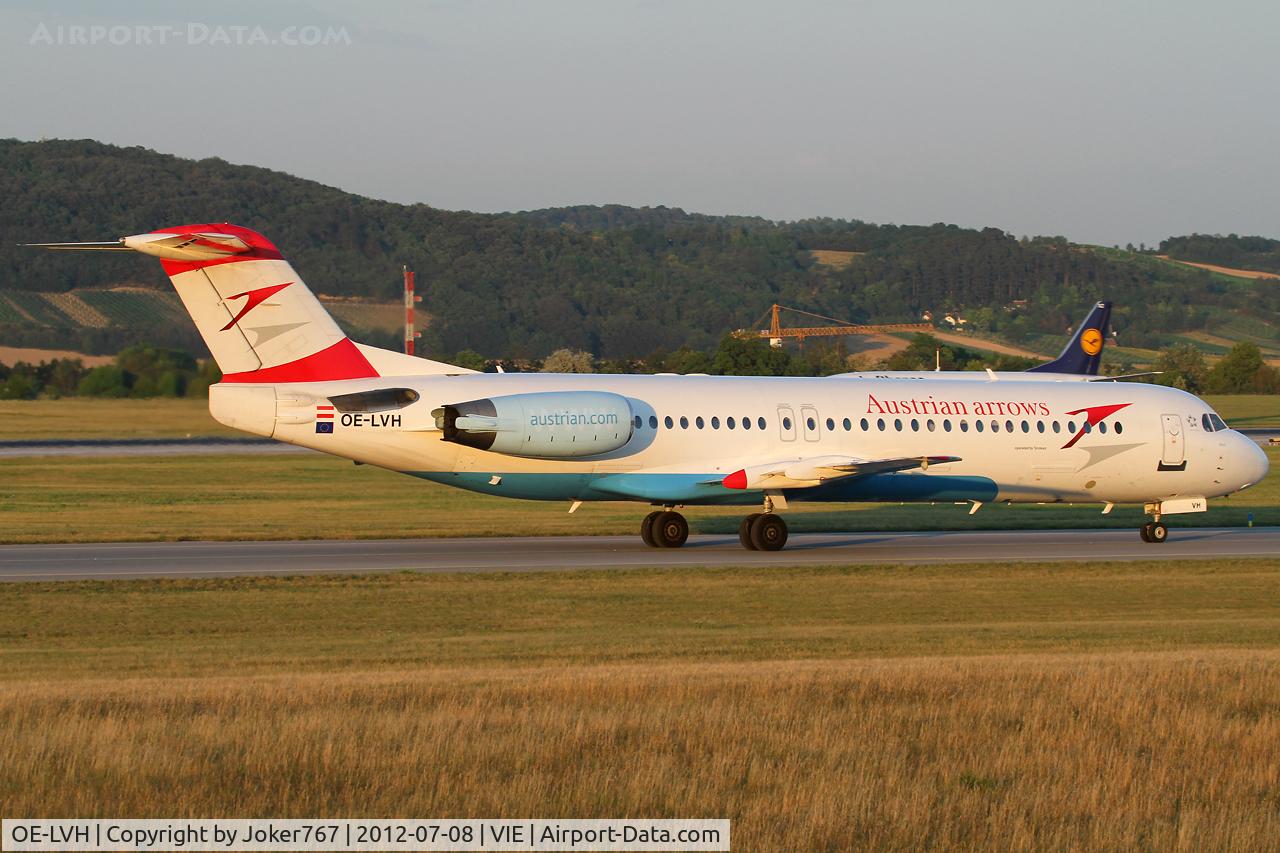 OE-LVH, 1993 Fokker 100 (F-28-0100) C/N 11456, Austrian arrows