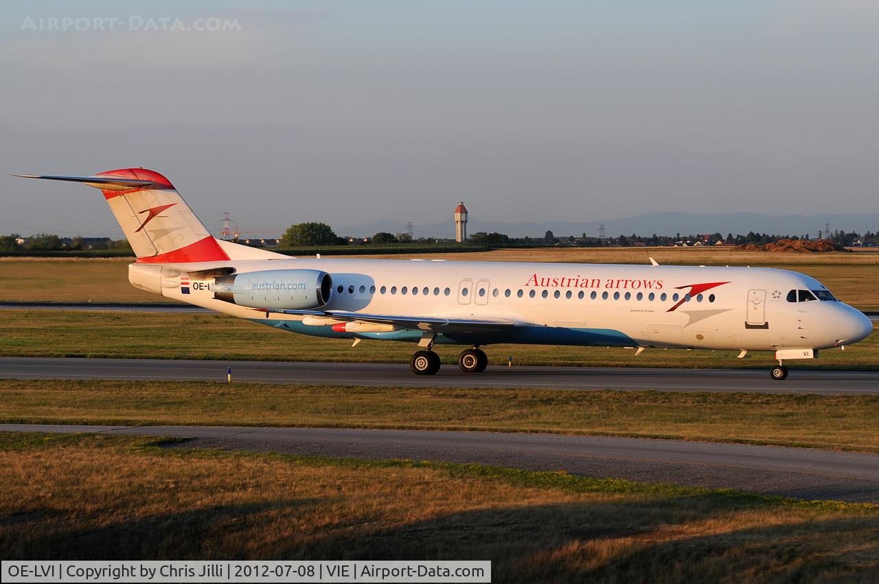 OE-LVI, 1993 Fokker 100 (F-28-0100) C/N 11468, Austrian arrows