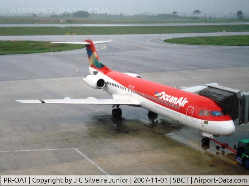 PR-OAT, 1992 Fokker 100 (F-28-0100) C/N 11411, A very raining day