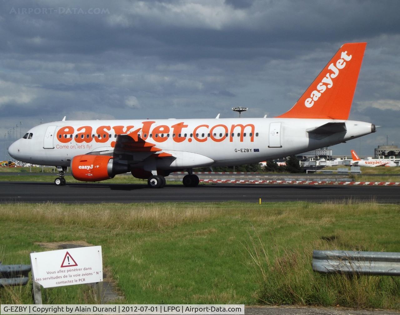 G-EZBY, 2007 Airbus A319-111 C/N 3176, Five year old Bravo-Yankee still sports the former 