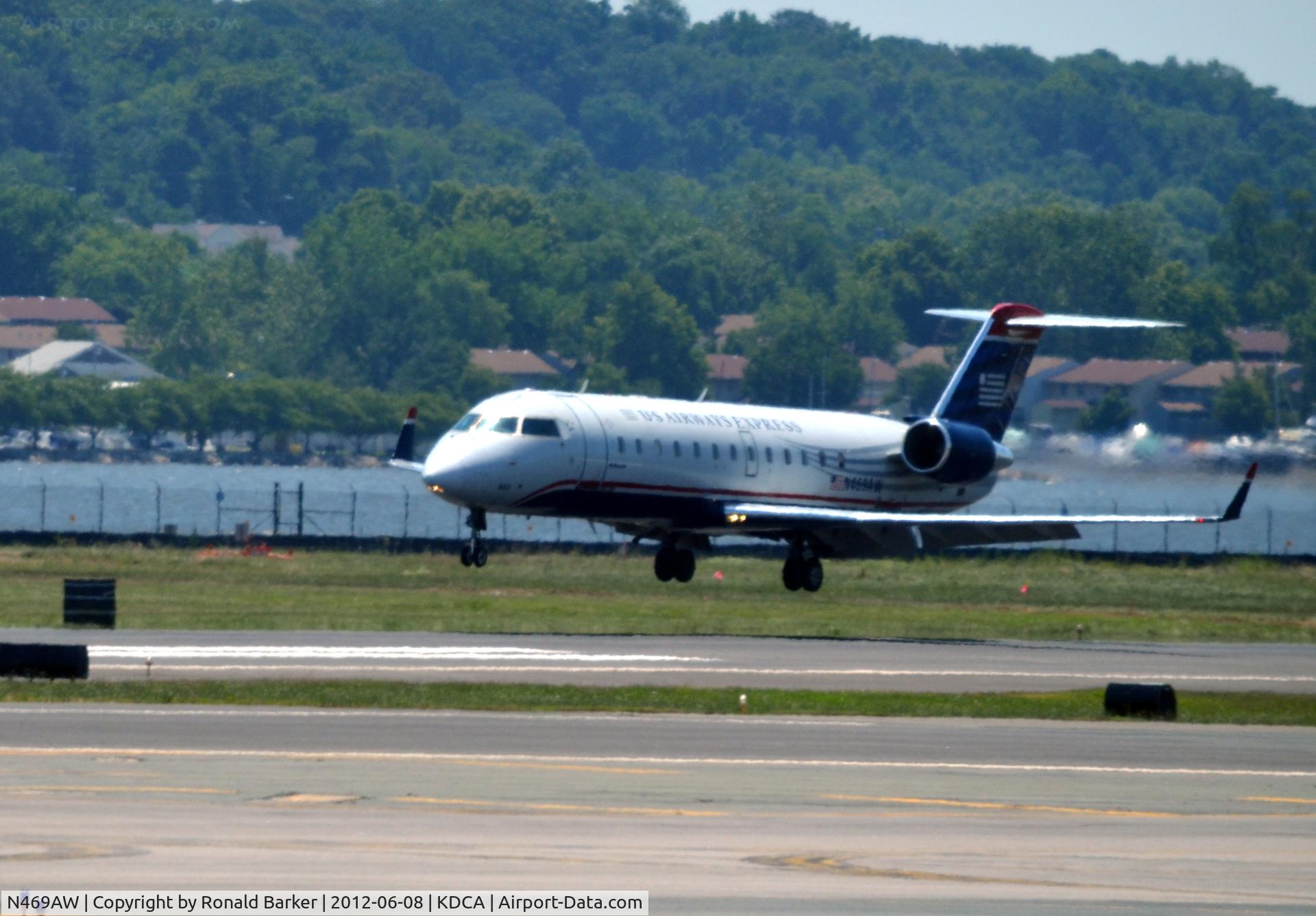 N469AW, 2004 Bombardier CRJ-200LR (CL-600-2B19) C/N 7917, Landing DCA