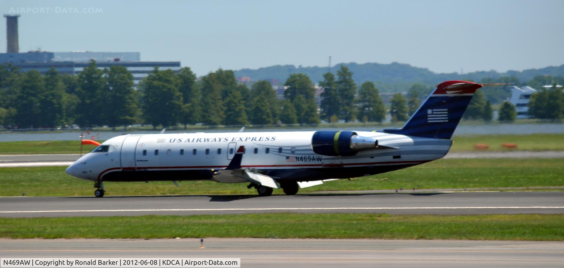 N469AW, 2004 Bombardier CRJ-200LR (CL-600-2B19) C/N 7917, Landing DCA