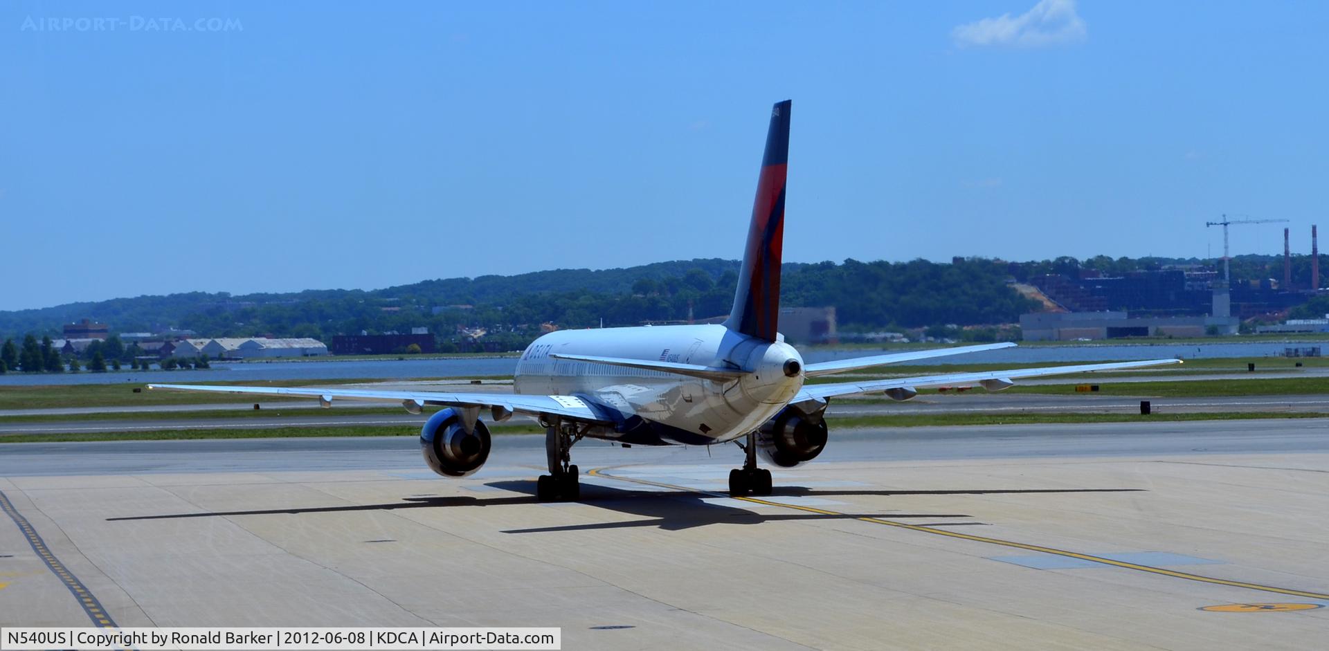 N540US, 1996 Boeing 757-251 C/N 26487, DCA, VA