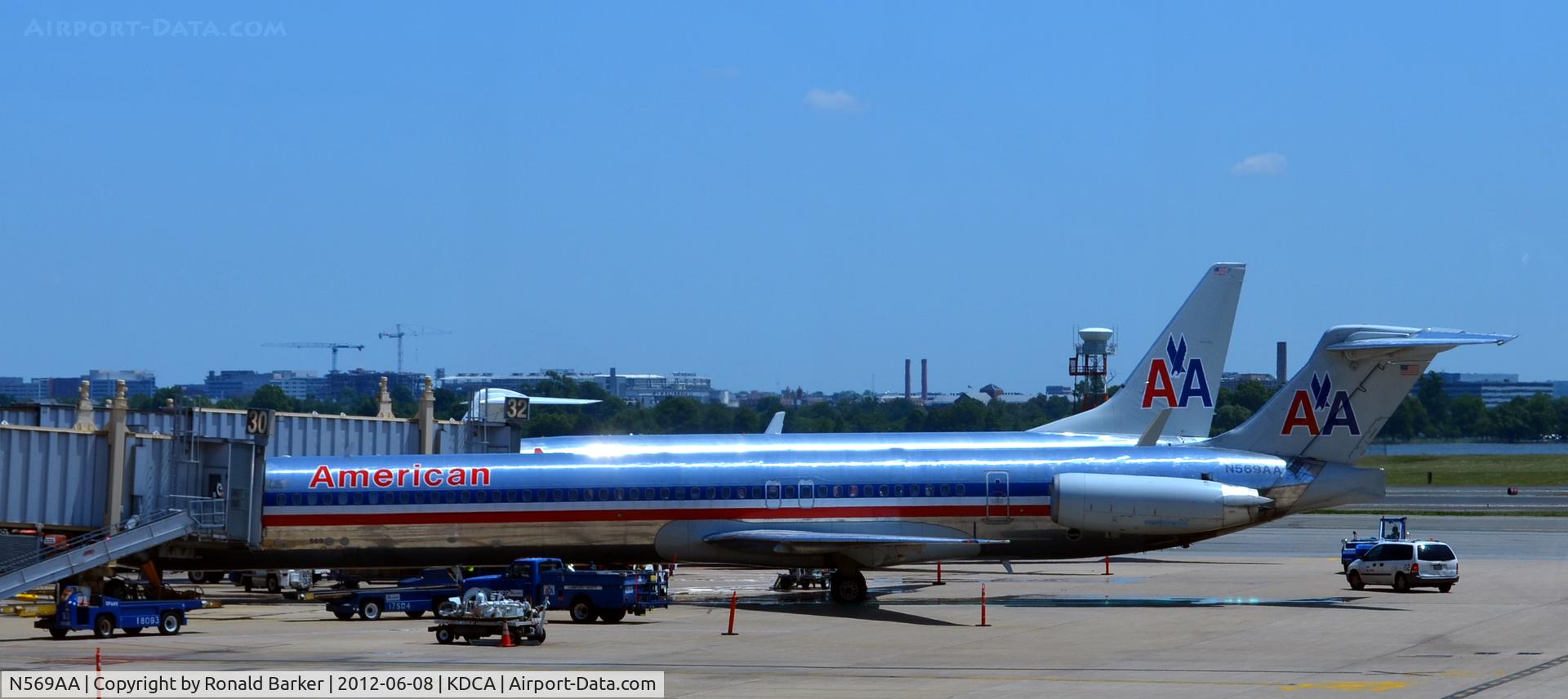 N569AA, 1987 McDonnell Douglas MD-83 (DC-9-83) C/N 49351, DCA, VA