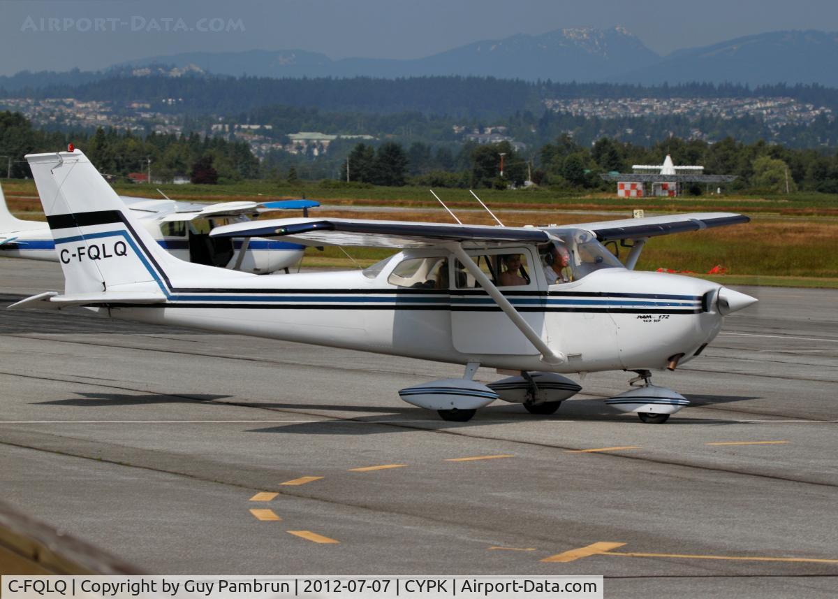 C-FQLQ, 1969 Cessna 172K Skyhawk C/N 17257933, About to leave