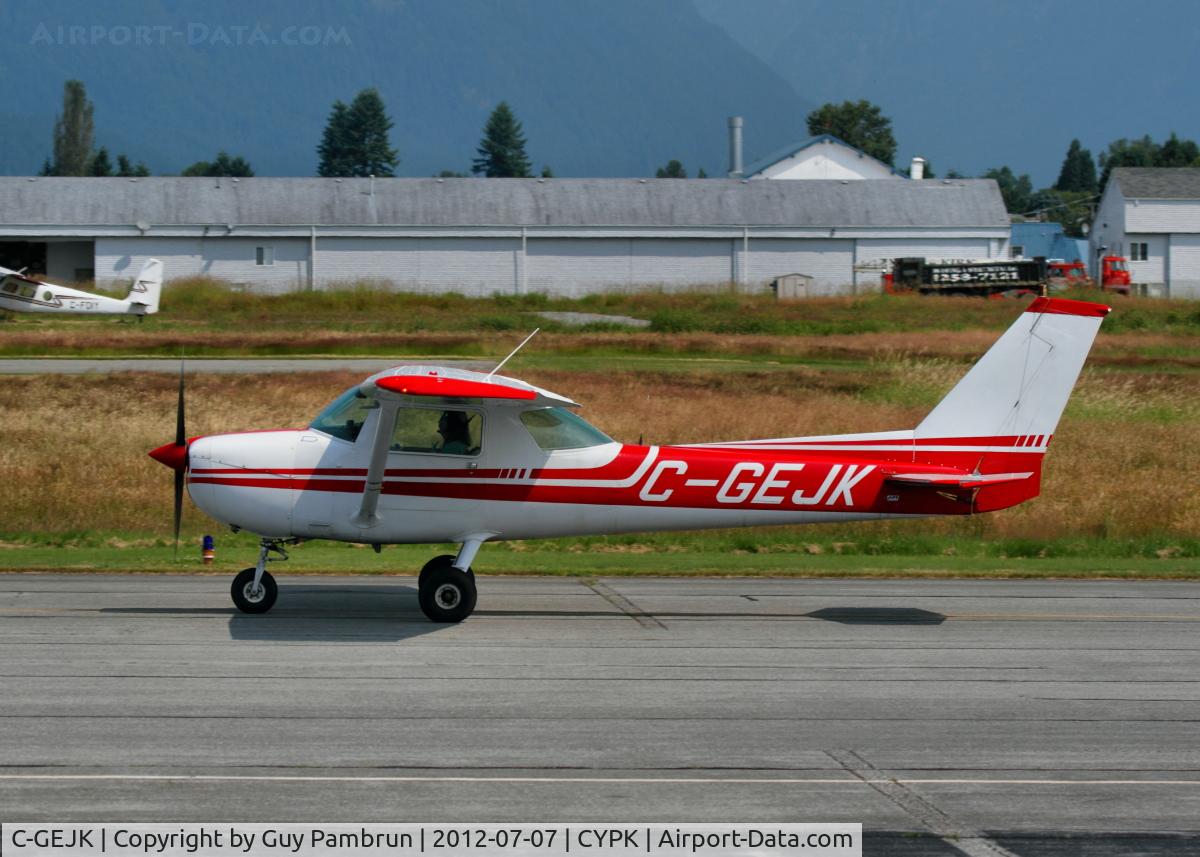 C-GEJK, 1975 Cessna 150M C/N 15077415, About to depart