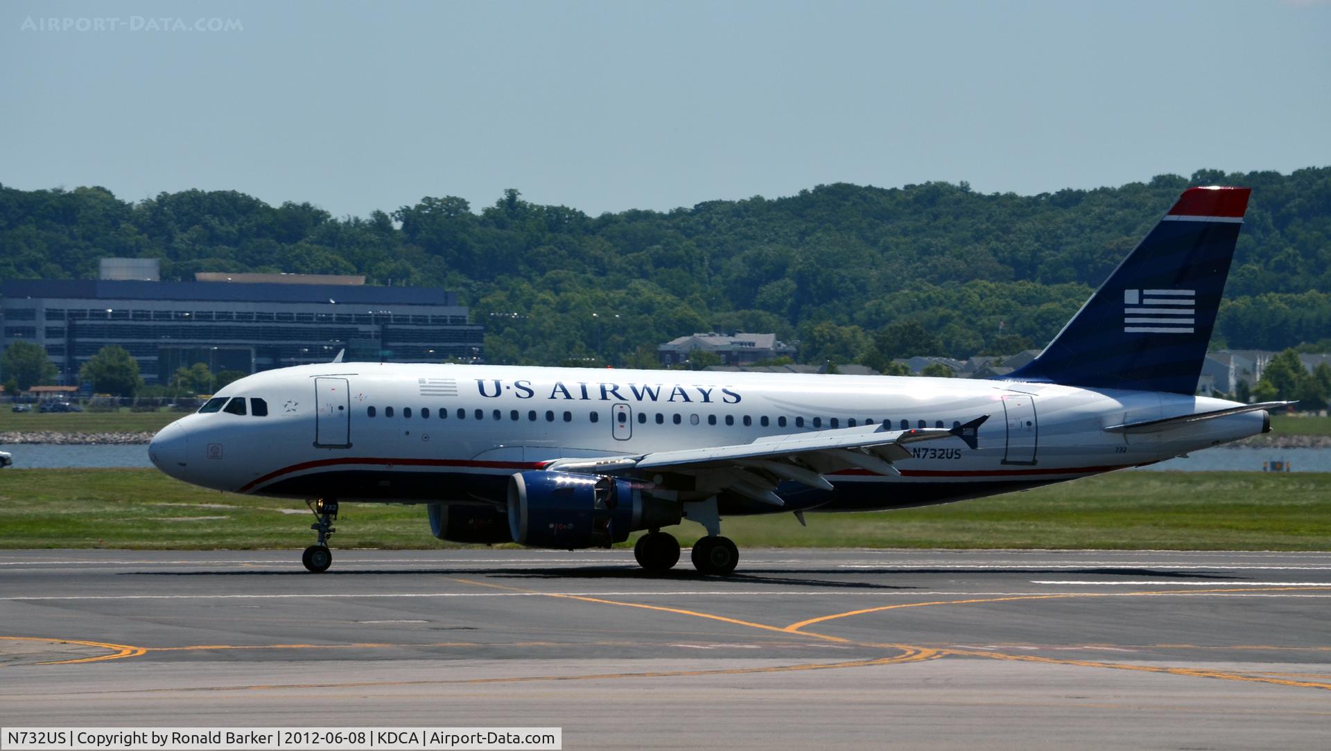 N732US, 2000 Airbus A319-112 C/N 1203, DCA, VA