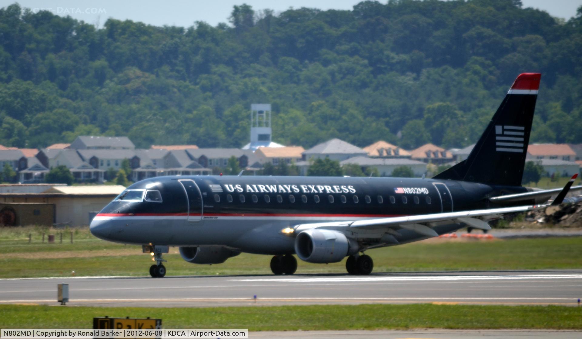 N802MD, 2004 Embraer 170SU (ERJ-170-100SU) C/N 17000013, Takeoff DCA