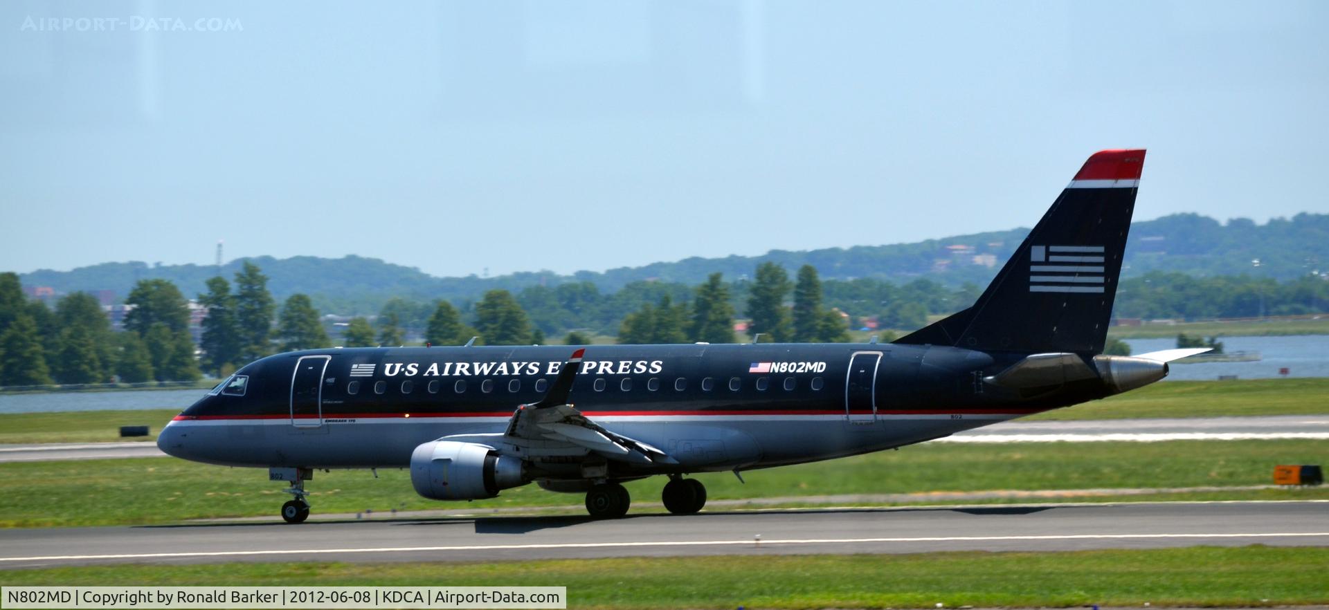 N802MD, 2004 Embraer 170SU (ERJ-170-100SU) C/N 17000013, takeoff DCA