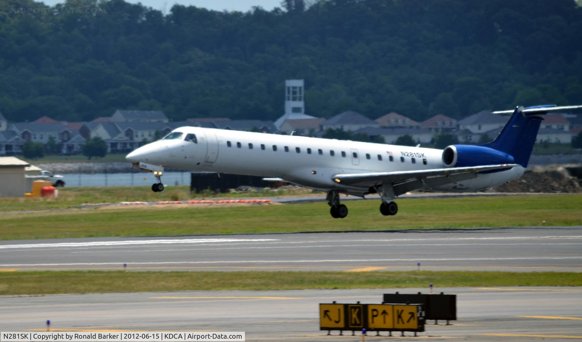N281SK, 2001 Embraer ERJ-145LR (EMB-145LR) C/N 145391, Landing DCA