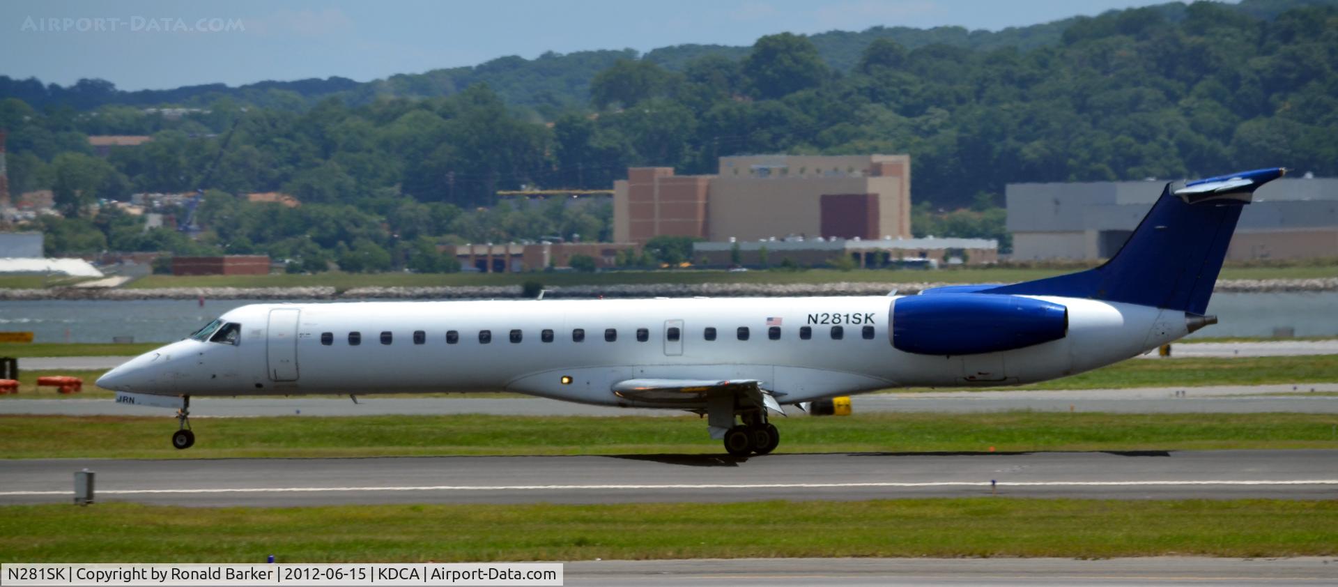 N281SK, 2001 Embraer ERJ-145LR (EMB-145LR) C/N 145391, Landing DCA