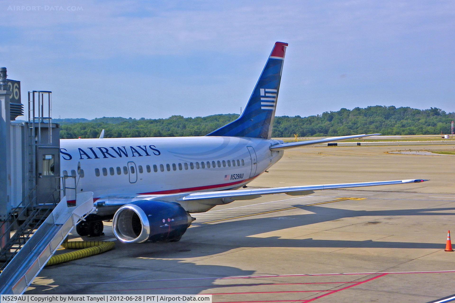 N529AU, 1989 Boeing 737-3B7 C/N 24411, At the gate at PIT headed to CLT.
