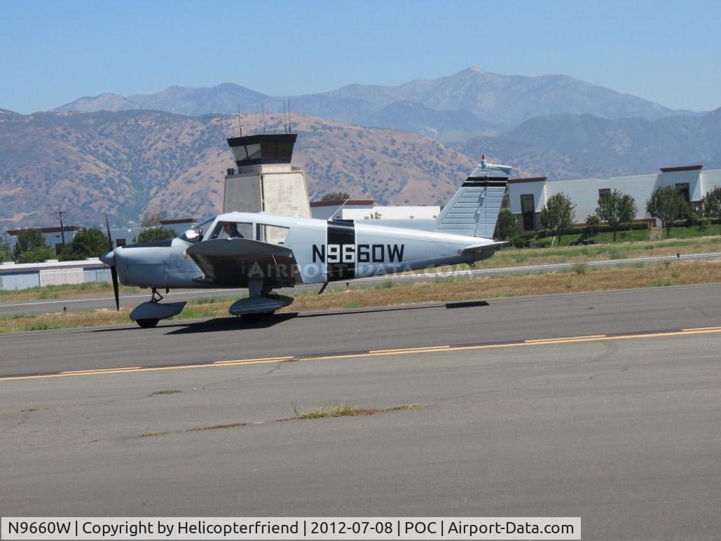 N9660W, 1967 Piper PA-28-140 C/N 28-23122, Taxiing to fuel station