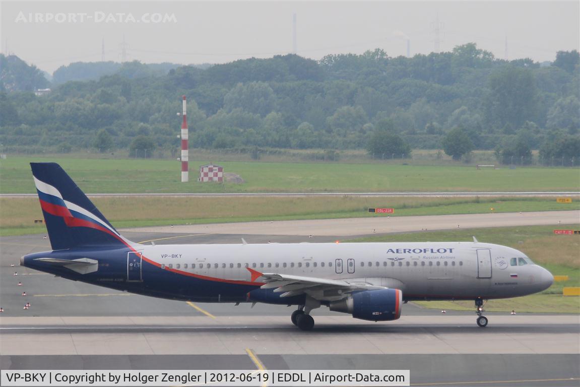 VP-BKY, 2008 Airbus A320-214 C/N 3511, Full throttle on rwy 05R for a return flight to Moscow - Sheremetyevo.....