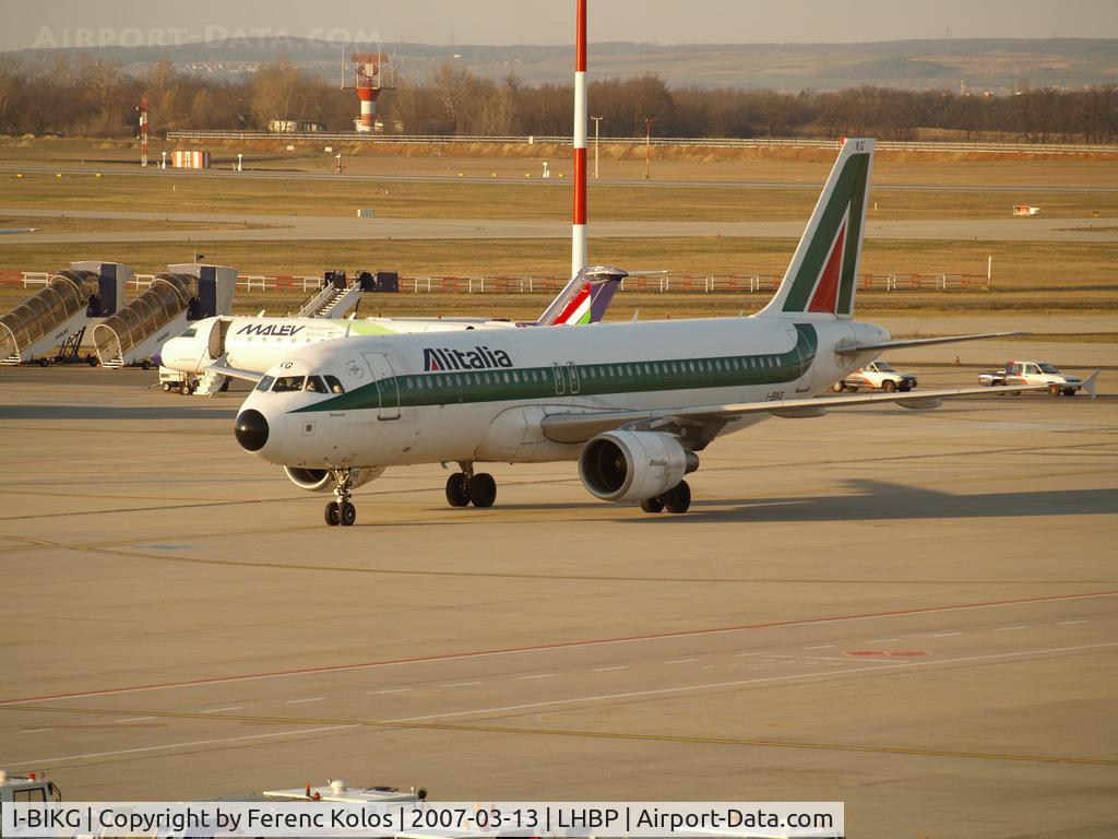 I-BIKG, 2001 Airbus A320-214 C/N 1480, Ferihegy