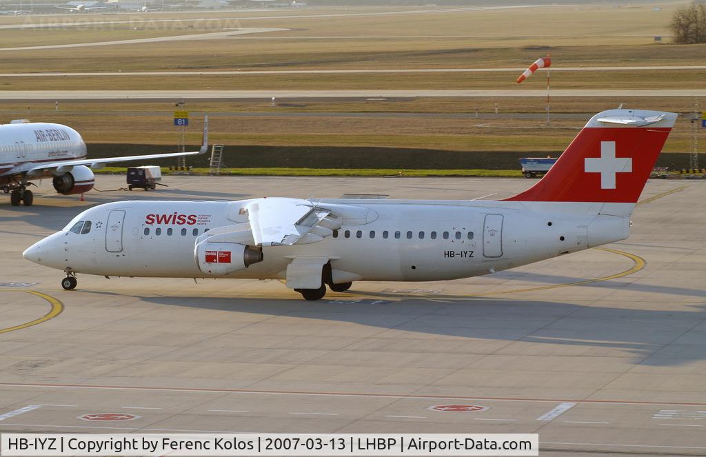 HB-IYZ, 1998 British Aerospace Avro 146-RJ100 C/N 0338, Ferihegy