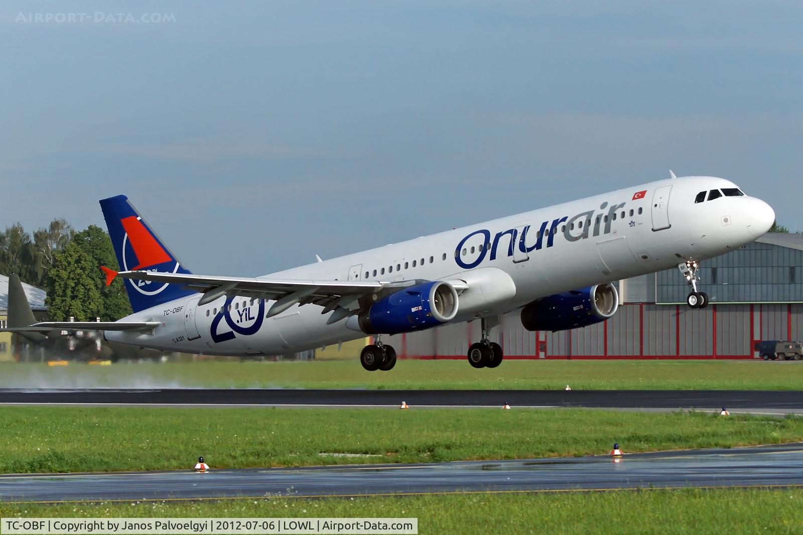 TC-OBF, 1999 Airbus A321-131 C/N 963, Onur Air Airbus A321-231 take of in LOWL/LNZ