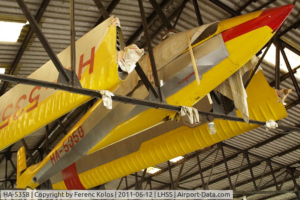 HA-5358, 1964 Rubik R-26S Góbé C/N E-1227, Szandaszöllös