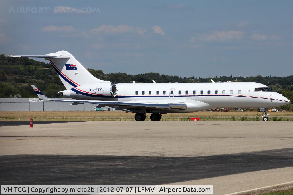 VH-TGG, 2010 Bombardier BD-700-1A10 Global Express C/N 9368, Taxiing