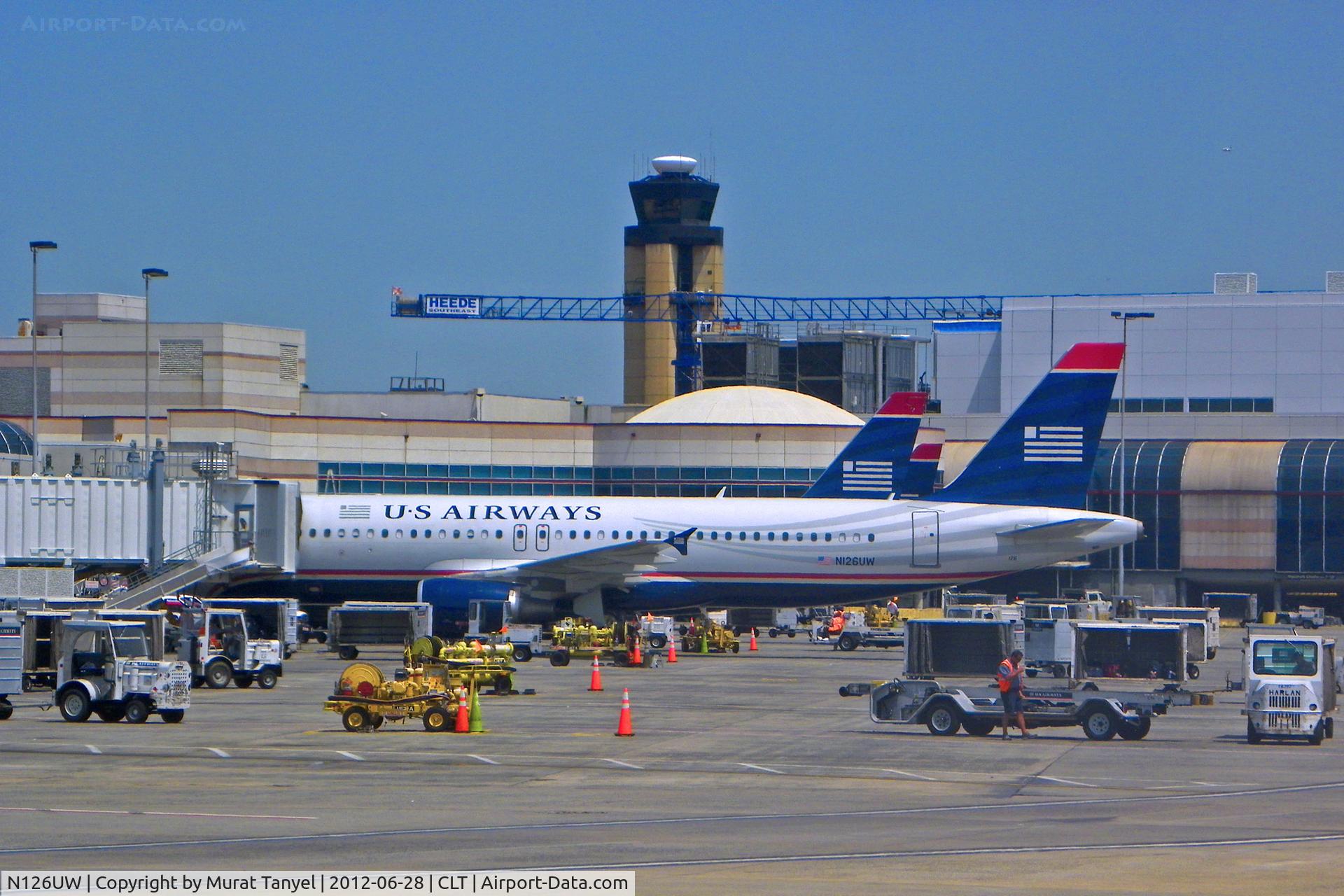 N126UW, 2009 Airbus A320-214 C/N 4149, At the gate at CLT.