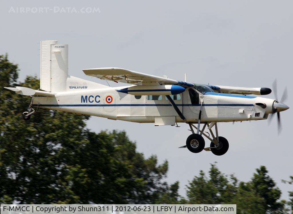 F-MMCC, 1992 Pilatus PC-6/B2-H4 Turbo Porter C/N 889, On landing afterparatrooping show during LFBY Open Day 2012