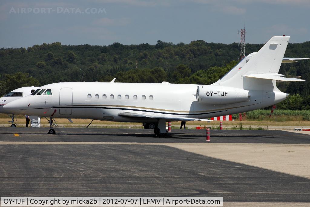 OY-TJF, 2002 Dassault Falcon 2000 C/N 166, Parked