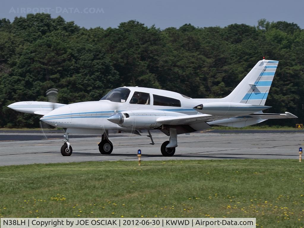 N38LH, 1980 Cessna 310R C/N 310R1886, @KWWD