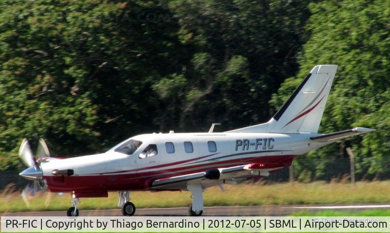 PR-FIC, 2004 Socata TBM-700 C/N 297, Gettin' some speed to takeoff