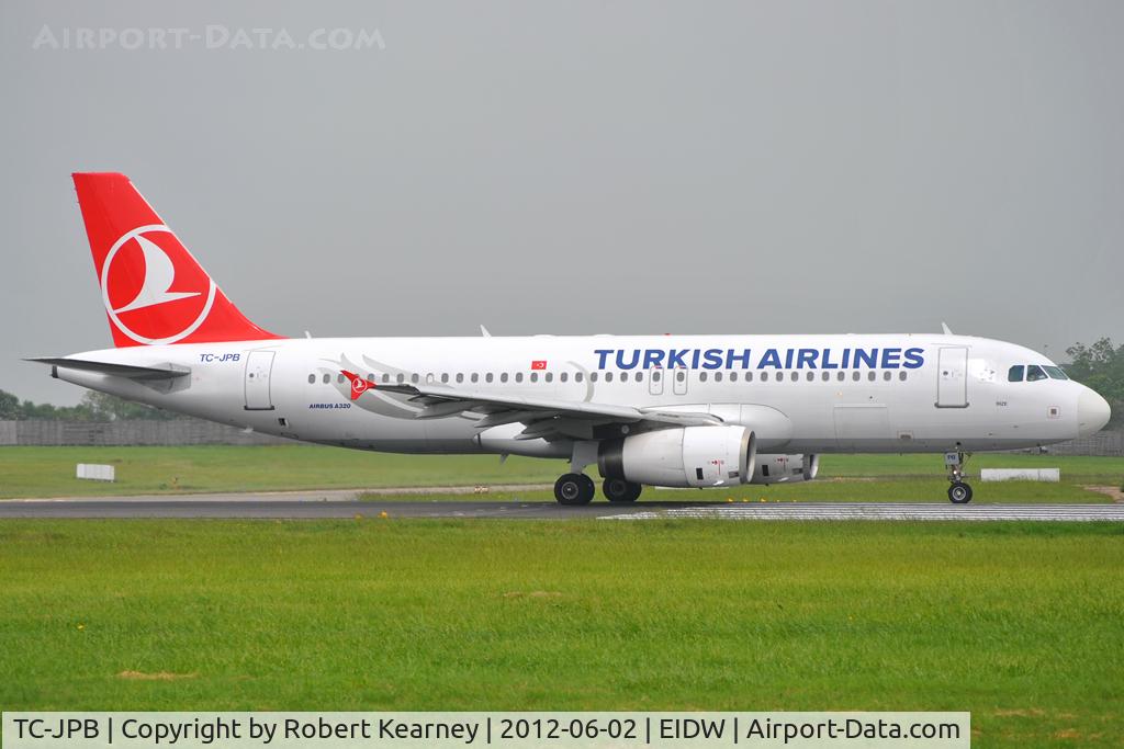 TC-JPB, 2005 Airbus A320-232 C/N 2626, Lining up r/w 10